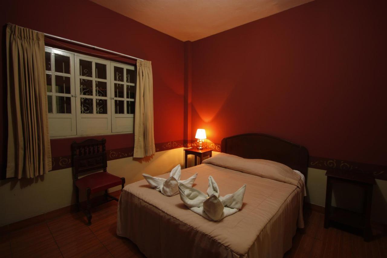 Hotel Colonial Trujillo Zewnętrze zdjęcie