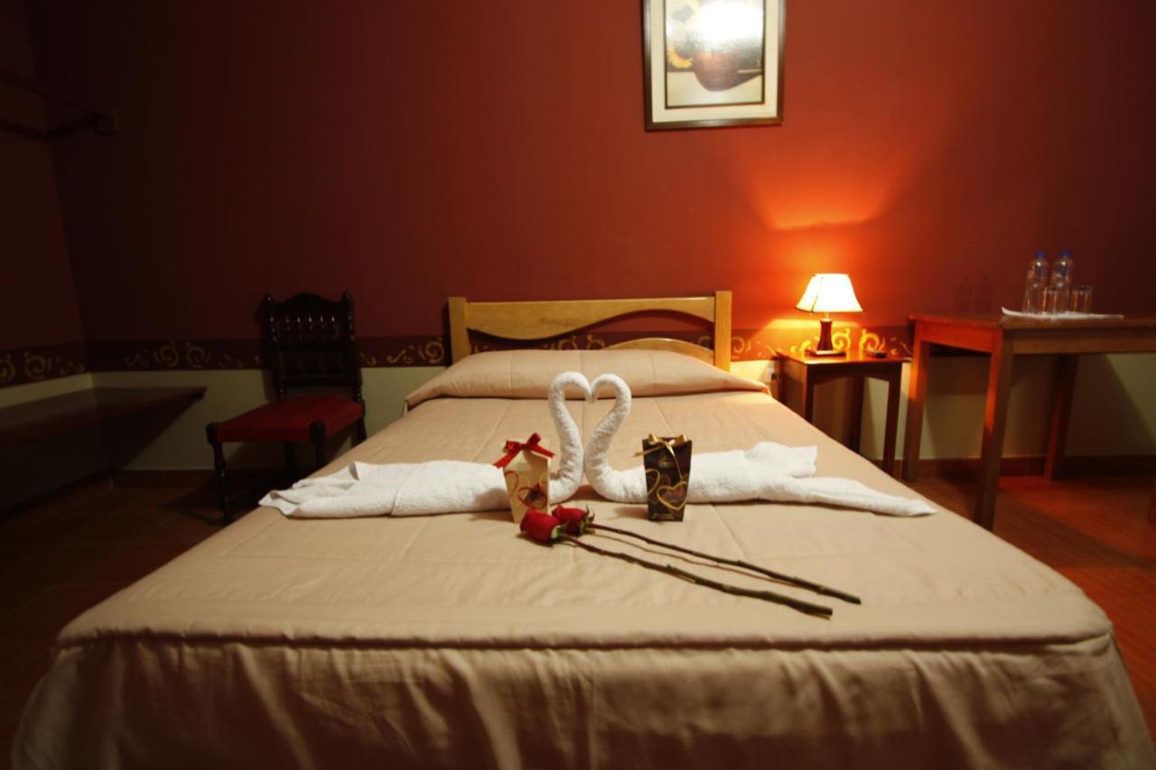 Hotel Colonial Trujillo Zewnętrze zdjęcie